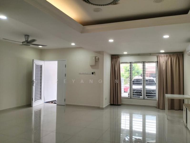Rumah Teres 2-Tingkat untuk Disewa di Usj 20 (Subang Jaya) - Zeyang Ng - Living Room - PropertyGuru.com.my