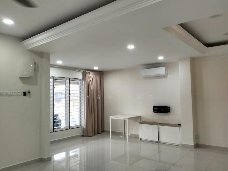 Rumah Teres 2-Tingkat untuk Disewa di Usj 20 (Subang Jaya) - Zeyang Ng - Living Room - PropertyGuru.com.my