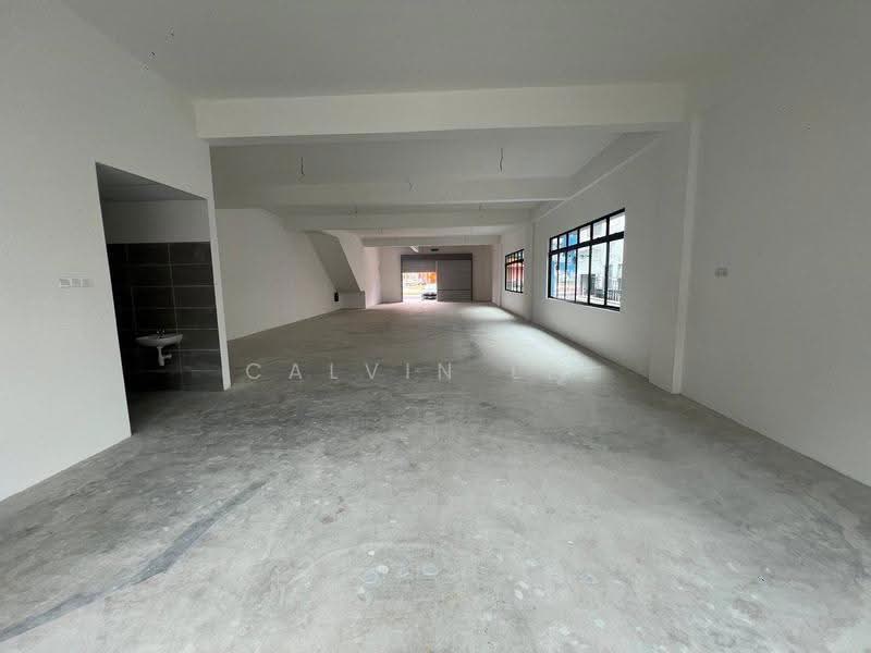 Shop for Rent in Taman Desa Cemerlang (Ulu Tiram) - Calvin Lee - Interior - PropertyGuru.com.my