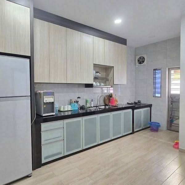 Rumah Teres 2-Tingkat untuk Dijual di Setia Tropika (Johor Bahru) - Finn Aw - Kitchen - PropertyGuru.com.my