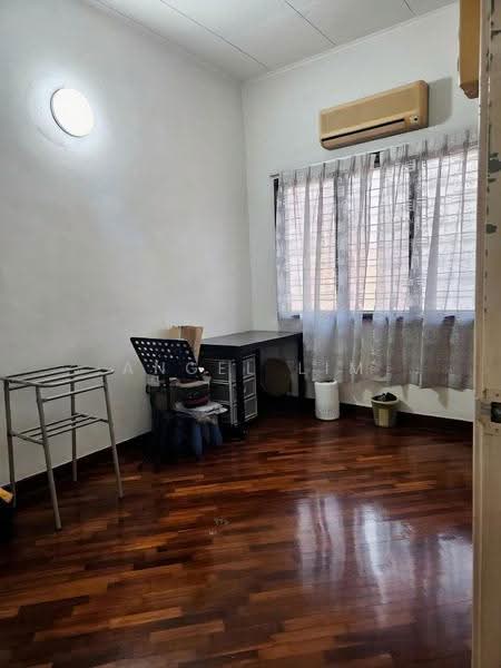Terraced House for Sale in Bandar Sri Damansara (Selangor) - Angel Lim - 2nd Bedroom - PropertyGuru.com.my