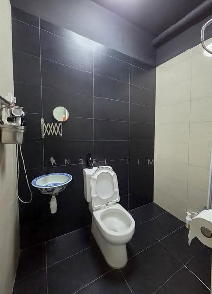 Terraced House for Sale in Bandar Sri Damansara (Selangor) - Angel Lim - Bathroom_Downstairs - PropertyGuru.com.my