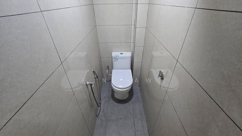 Pangsapuri untuk Dijual di Bandar Baru Uda - Finn Aw - Bathroom - PropertyGuru.com.my