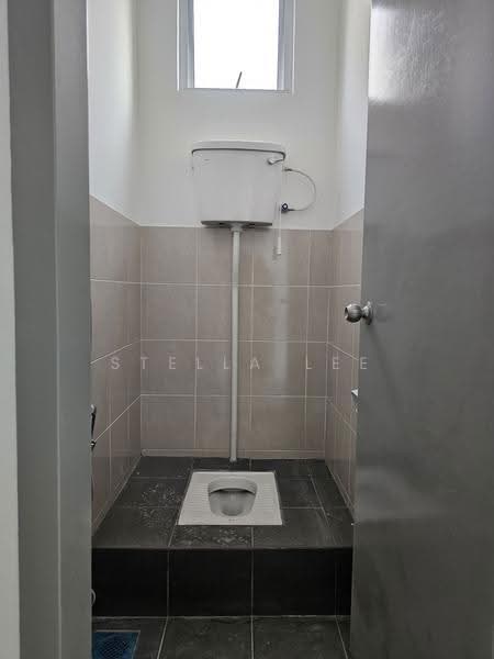 Shop for Rent in Balakong (Selangor) - Stella Lee - Bathroom - PropertyGuru.com.my