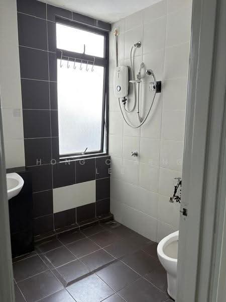 Pangsapuri untuk Disewa di Austin Regency (Pangsapuri Austin Perdana) - Hong Charng Lee - Bathroom - PropertyGuru.com.my