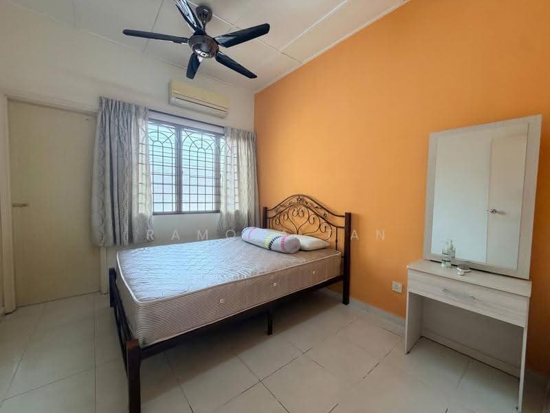 2-storey Terraced House for Sale in Taman Cheng Perdana 1 (Cheng) - Ramona Tan - Bedroom - PropertyGuru.com.my