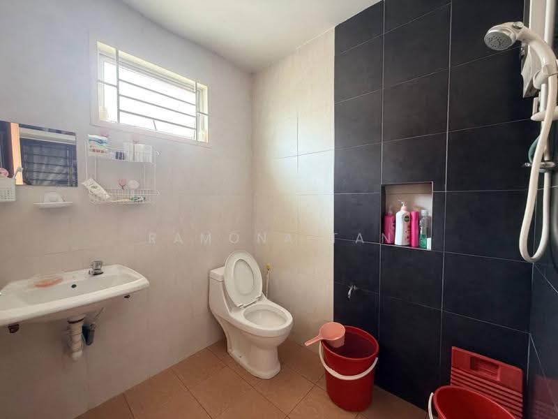 2-storey Terraced House for Sale in Taman Cheng Perdana 1 (Cheng) - Ramona Tan - Bathroom - PropertyGuru.com.my