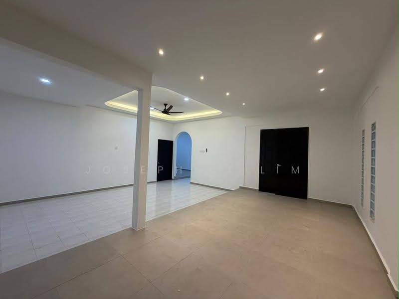 Bungalow House for Sale in Taman Markisah (Bukit Mertajam) - Josephine Lim - Living Room - PropertyGuru.com.my