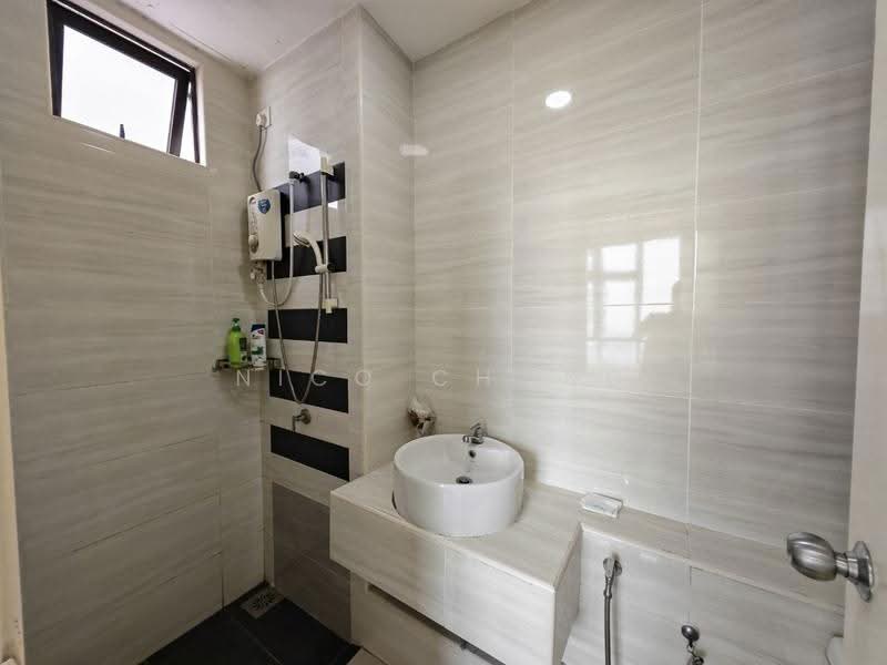 Service Residence for Sale at D'Summit Residences - Nico Chong - Bathroom - PropertyGuru.com.my