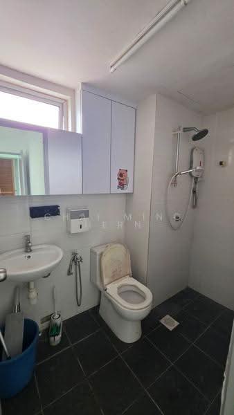 Kediaman Servis untuk Dijual di Silk Residence - Chai Ming Hern - Bathroom - PropertyGuru.com.my