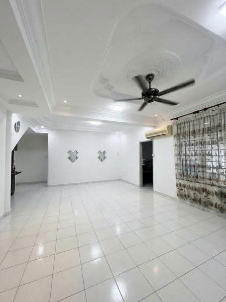 2-storey Terraced House for Rent in Skudai (Johor) - Chea Yee Boon - Living Room - PropertyGuru.com.my