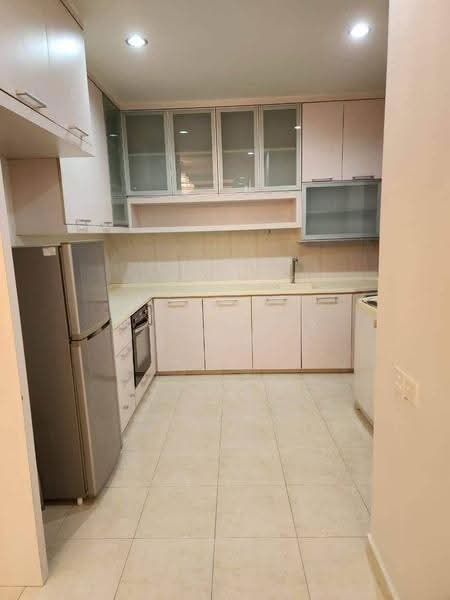 Rumah Teres 2-Tingkat untuk Dijual di Setia Tropika (Johor Bahru) - Nicholas Tey - Kitchen - PropertyGuru.com.my