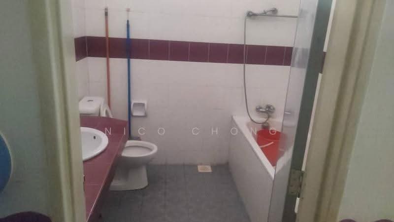 Rumah Teres 2-Tingkat untuk Dijual di Taman Mount Austin (Tebrau) - Nico Chong - Bathroom - PropertyGuru.com.my