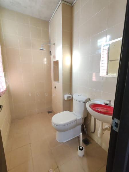 Rumah Teres 2-Tingkat untuk Dijual di Taman Nusa Idaman (Iskandar Puteri (Nusajaya)) - Anna Woon - Bathroom - PropertyGuru.com.my