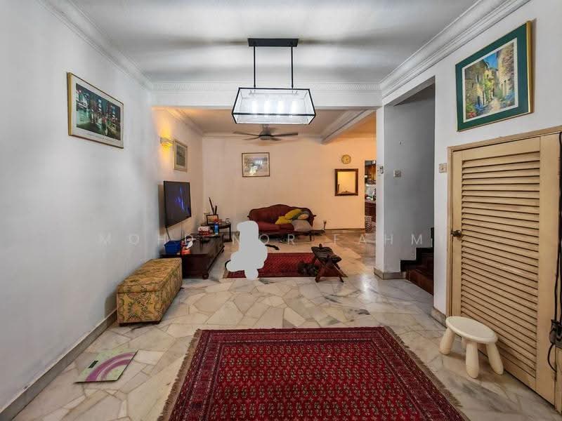 Rumah Teres 2-Tingkat untuk Dijual di SS19 (Subang Jaya) - Mohd Nor Fahmi - Living Room - PropertyGuru.com.my