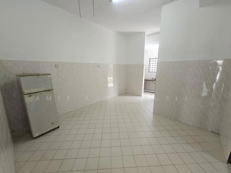 Rumah Teres 2-Tingkat untuk Dijual di Taman Pulai Utama (Skudai) - Amir Faris Rusli - Kitchen - PropertyGuru.com.my