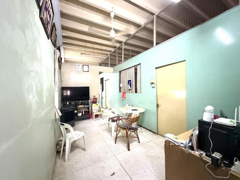 2-storey Terraced House for Sale in George Town (Penang) - Jeff Tan - Living Room - PropertyGuru.com.my