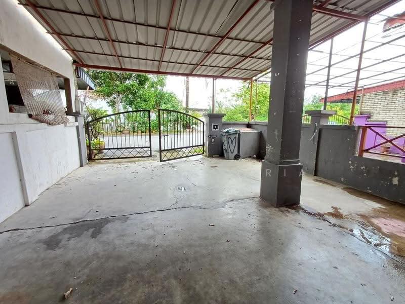 Rumah Teres untuk Dijual di Bandar Springhill (Jimah) - Deeja Zakaria - Exterior - PropertyGuru.com.my
