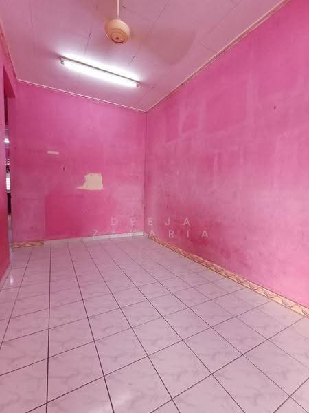 Rumah Teres untuk Dijual di Bandar Springhill (Jimah) - Deeja Zakaria - Interior - PropertyGuru.com.my