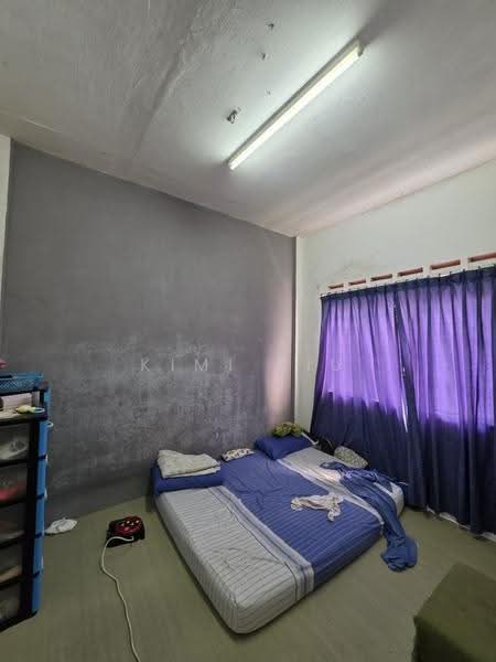 Flat for Sale at Taman Pulai Utama - Kimi Kiu - Bedroom - PropertyGuru.com.my