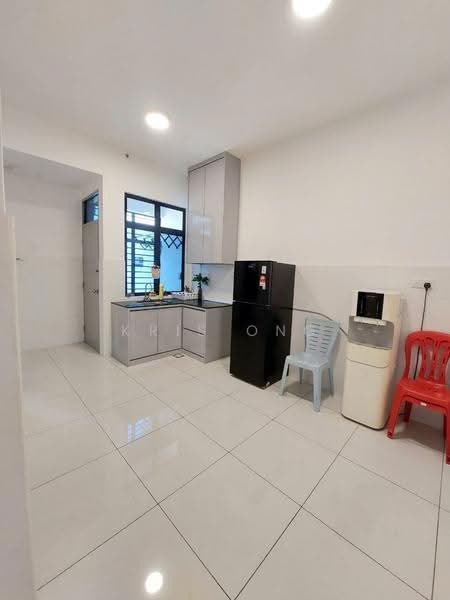 Rumah Teres untuk Disewa di Bandar Dato Onn (Tebrau) - Kris Ong - Kitchen - PropertyGuru.com.my