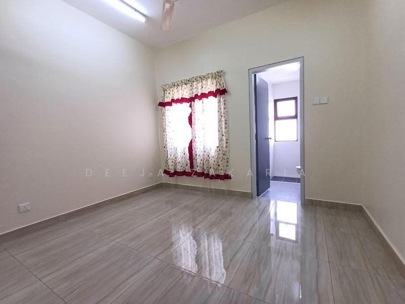 Rumah Teres untuk Disewa di Seremban (Negeri Sembilan) - Deeja Zakaria - Bedroom - PropertyGuru.com.my
