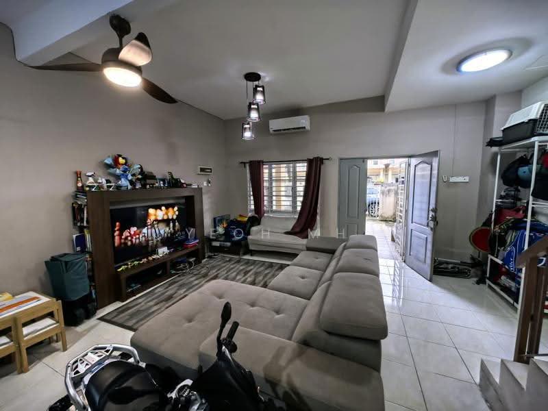Rumah Teres 2-Tingkat untuk Dijual di Seksyen 26 (Shah Alam) - Yeoh MH - Living Room - PropertyGuru.com.my