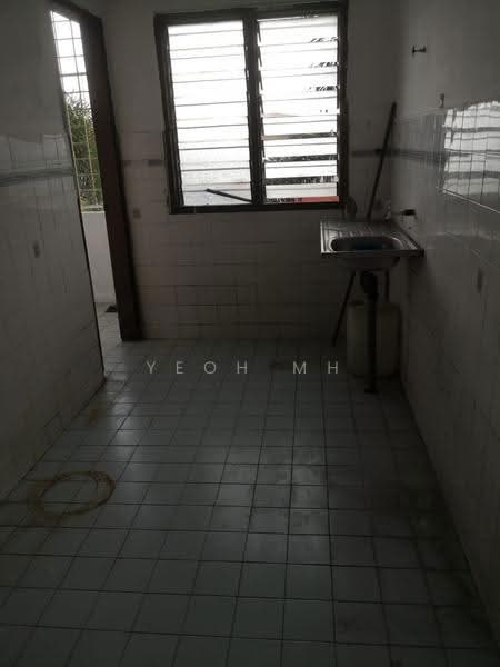 Pangsapuri untuk Dijual di Subang Perdana Goodyear Court 10 - Yeoh MH - Kitchen - PropertyGuru.com.my