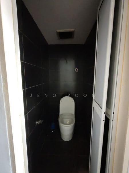 Shop for Rent in Sea Park (Petaling Jaya) - Jeno Poon - Bathroom - PropertyGuru.com.my