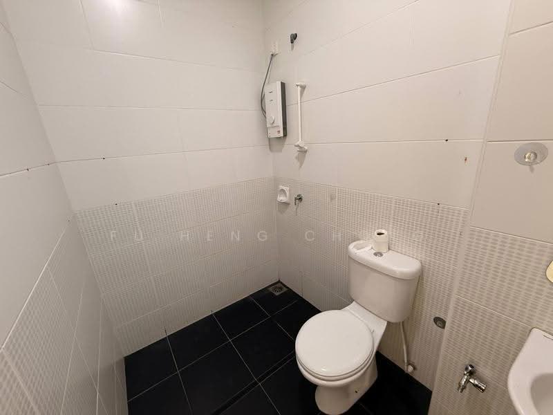 Terraced House for Rent in Kota Masai (Pasir Gudang) - Fu Heng Chong - Bathroom - PropertyGuru.com.my