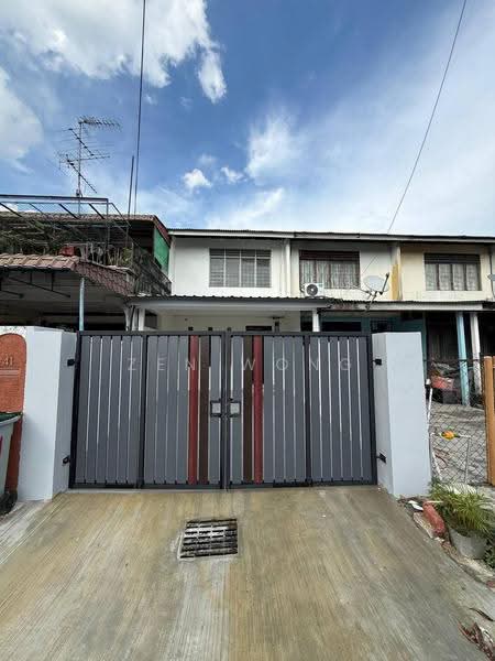 2-storey Terraced House for Sale in Taman Johor Jaya (Johor Bahru) - Zen Wong - Exterior - PropertyGuru.com.my