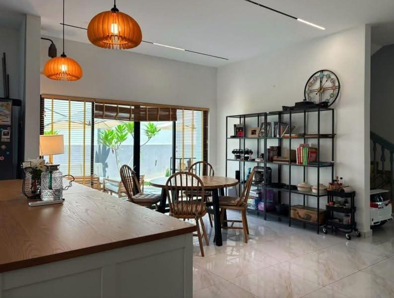 Bungalow House for Sale in Kampung Mahmoodiah (Johor Bahru) - Kimi Kiu - Dining Room - PropertyGuru.com.my