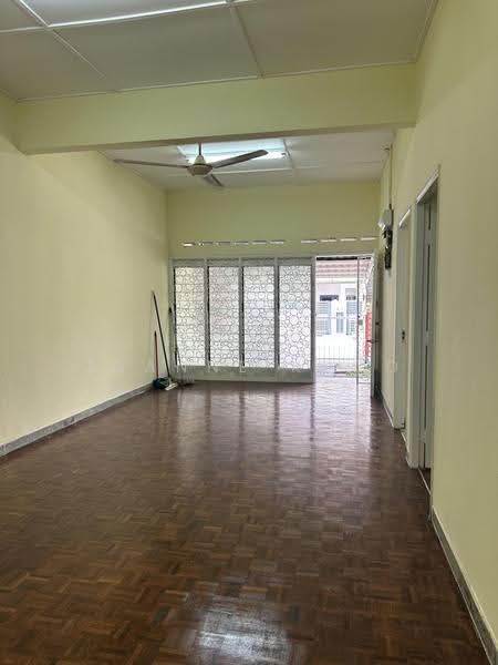 1-storey Terraced House for Sale in Taman Seputeh (Seputeh) - Joanne Khoo - Living Room - PropertyGuru.com.my