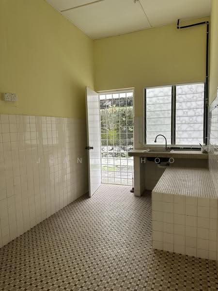 1-storey Terraced House for Sale in Taman Seputeh (Seputeh) - Joanne Khoo - Kitchen - PropertyGuru.com.my