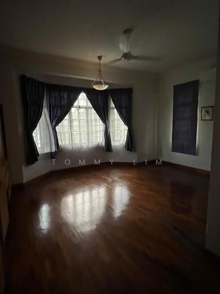 Rumah Berkembar untuk Dijual di Bukit Rahman Putra (Sungai Buloh) - Tommy Lim - Living Room - PropertyGuru.com.my
