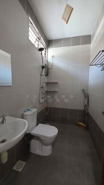 Rumah Kluster untuk Dijual di Taman Sutera Utama (Skudai) - Fu Heng Chong - Bathroom - PropertyGuru.com.my