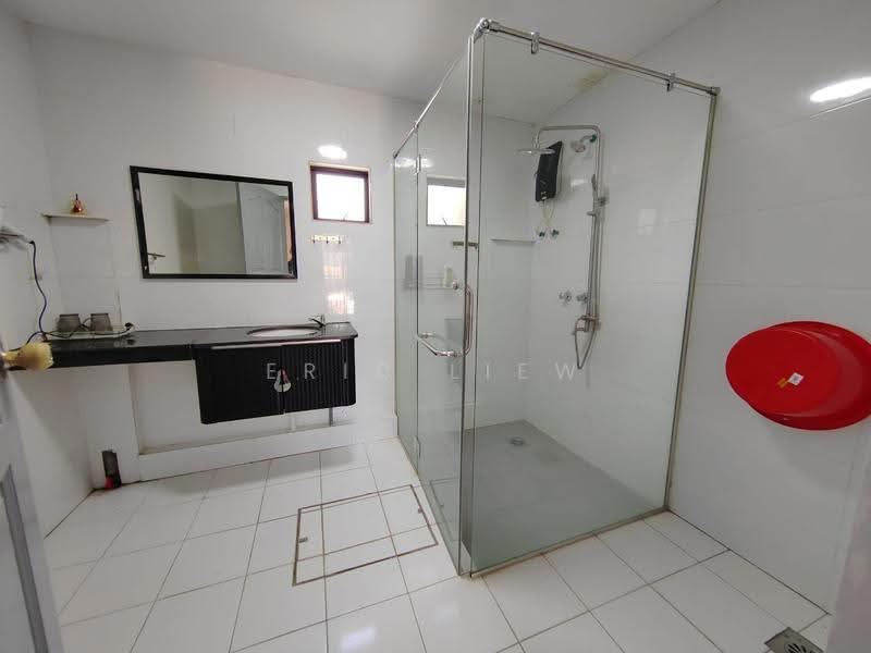 Rumah Teres 2-Tingkat untuk Dijual di Taman Maluri (Cheras) - Eric Liew - Bathroom - PropertyGuru.com.my