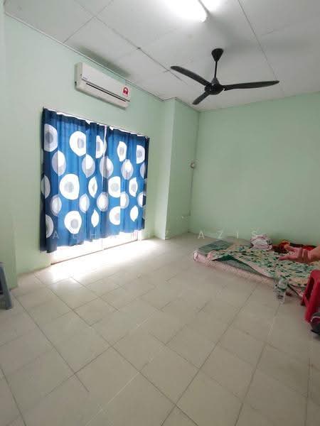 Terraced House for Sale in Taman Scientex Pasir Gudang (Pasir Gudang) - ALHAFIZ AZIS - Bedroom - PropertyGuru.com.my