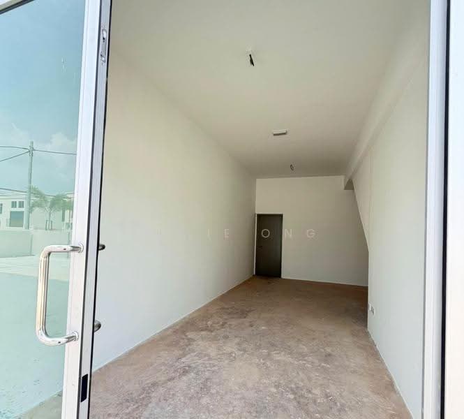 Detached Factory for Sale in Valdor (Sungai Jawi) - Lillie Ong - Entrance - PropertyGuru.com.my
