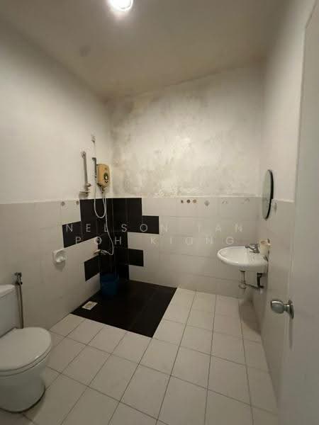 2-storey Terraced House for Rent in Setia Tropika (Johor Bahru) - Nelson Tan Poh Kiong - Bathroom - PropertyGuru.com.my