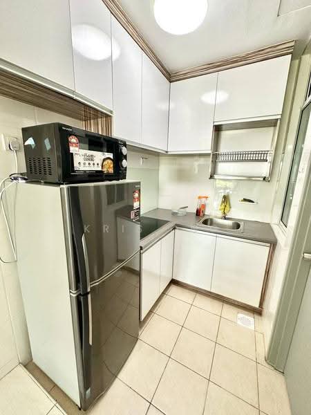 Kediaman Servis untuk Disewa di Pangsapuri Tanah Emas (Golden Sands) - Kris Ong - Kitchen - PropertyGuru.com.my