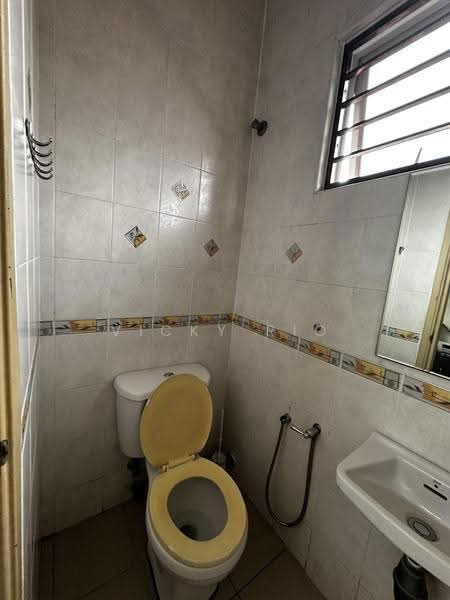 Rumah Berkembar untuk Dijual di Taman Meranti Jaya (Puchong) - Vicky Rio - Bathroom - PropertyGuru.com.my