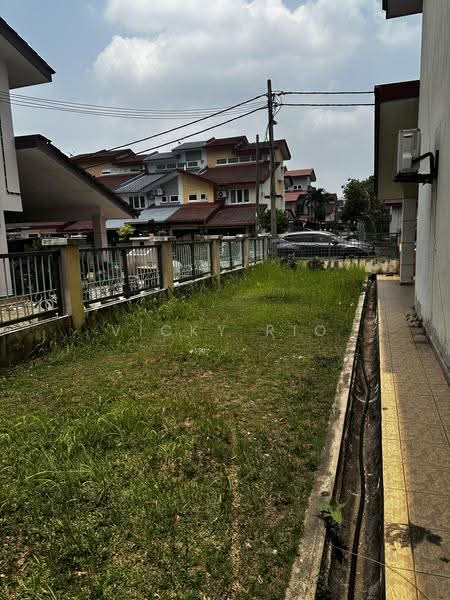 Rumah Berkembar untuk Dijual di Taman Meranti Jaya (Puchong) - Vicky Rio - Exterior - PropertyGuru.com.my