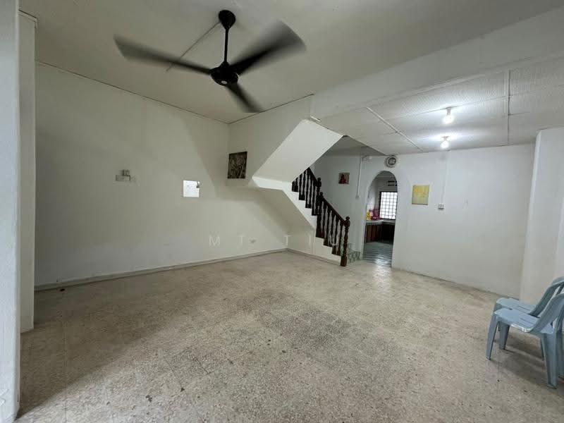 Rumah Teres 2-Tingkat untuk Disewa di Taman Sri Rampai (Wangsa Maju) - MT Tiu - Living Room - PropertyGuru.com.my
