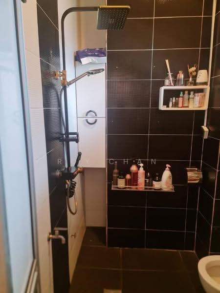 Kediaman Servis untuk Dijual di Sun City (Plaza Mentari) - Roy Chan - Bathroom - PropertyGuru.com.my