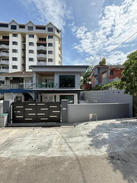 Rumah Berkembar untuk Dijual di Kampung Nong Chik (Johor Bahru) - Roy Chan - PropertyGuru.com.my