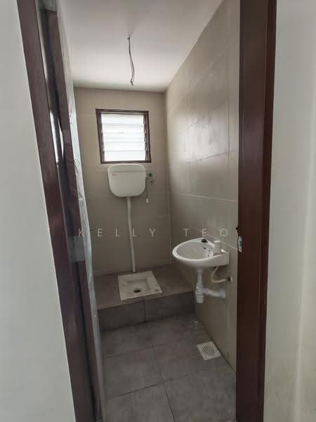 Shop for Rent in Taman Sentosa (Klang) - Kelly Teo - Bathroom - PropertyGuru.com.my