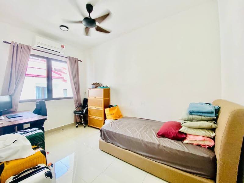 Rumah Teres 2-Tingkat untuk Dijual di Setia Safiro (Cyberjaya) - Mahirah . - Bedroom - PropertyGuru.com.my
