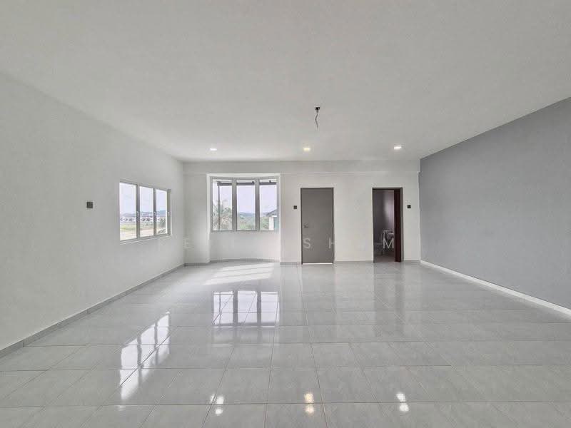 2.5-storey Terraced House for Sale in Taman Pulai Utama (Skudai) - Keith Shum - Living Room - PropertyGuru.com.my