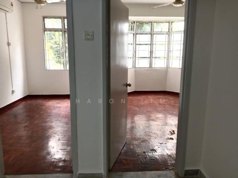 Pangsapuri untuk Dijual di Subang Perdana Goodyear Court 10 - Sharon Lim - bedroom - PropertyGuru.com.my